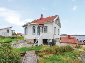 Four-Bedroom Holiday Home in Karingon in Käringön